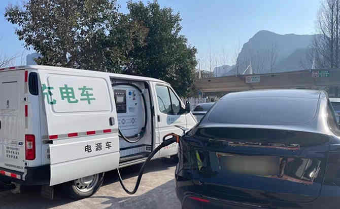 靖远汽车搭电
